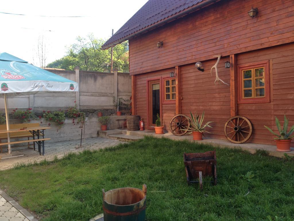 Pensiunea Carmen Bucium  Екстериор снимка