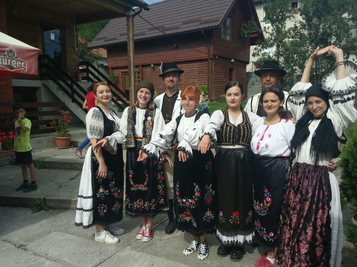 Pensiunea Carmen Bucium  Екстериор снимка