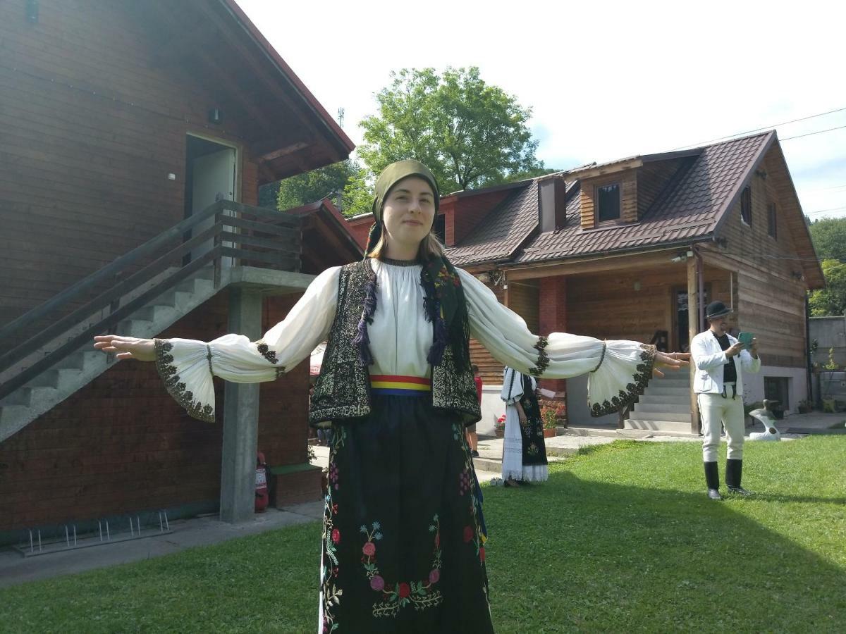 Pensiunea Carmen Bucium  Екстериор снимка